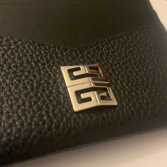 GIVENCHY Embossed calf leather car holder - Picture 9 of 11